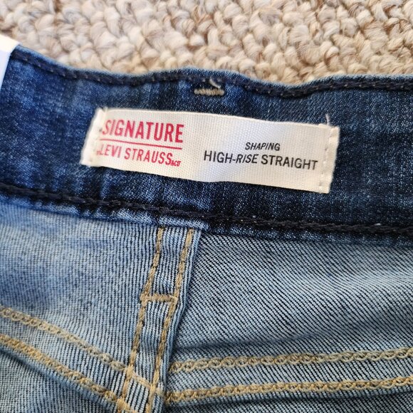 NWT Levi Strauss Signature Women's Shaping High-Rise Straight Jeans Size 6 - Picture 5 of 10